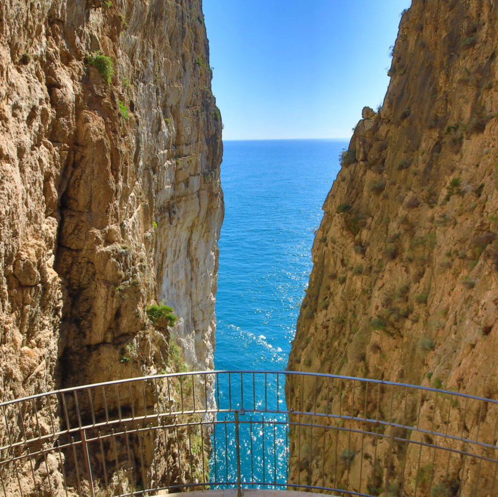 Percorso Sacro della Montagna Spaccata: chiusura temporanea e nuovi orari