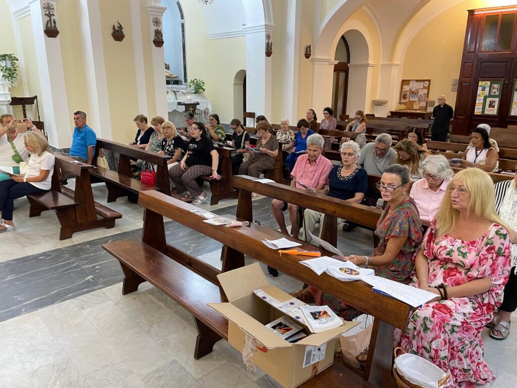 Partecipanti all'incontro dell'itinerario estivo "I Nodi di Maria" presso il Santuario della Santissima Trinità di Gaeta.